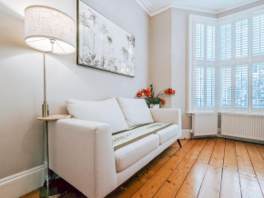 The Clapham Apartment With Private Patio